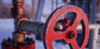 Iran, compagnie petrolifere in pressing su Trump: “Crisi rischia di aggravarsi”