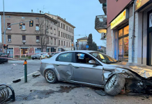 Senza patente fugge all’alt e si schianta: muore un’anziana nel Modenese