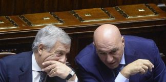 Iran, oggi Tajani e Crosetto in Parlamento. Opposizioni in pressing: “In Aula venga Meloni”