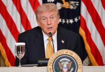 Trump svela la malattia di un deputato, oncologi: “Messaggio pericoloso da condannare”