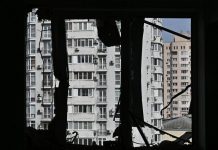 Ucraina, pioggia di dron su Kiev: esplosioni in città. Russia abbatte 38 velivoli diretti a Mosca