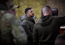Ucraina, Zelensky in visita nel Donetsk: “Russia prepara offensiva primavera”