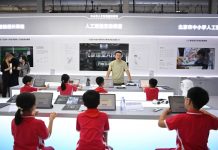 La Cina accelera sul digitale e introduce l’IA nelle scuole