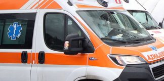 Dramma a Catanzaro, si getta dal balcone con i figli: muoiono mamma e due bimbi