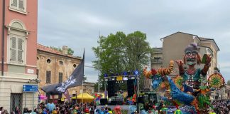 Roverbella in festa: il 65° Carnevalissimo richiama grandi e piccoli in piazza