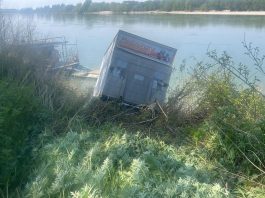 Riva di Suzzara, furgone scivola verso il Po: bambini in salvo per miracolo