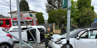 Guidizzolo, scontro tra auto all’incrocio: una si ribalta. 54enne a Brescia con elisoccorso
