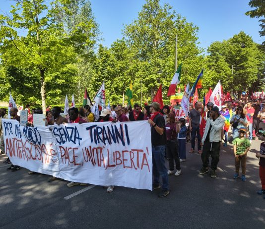 Festa della Liberazione, in 3mila in corteo a Mantova “per un mondo senza tiranni”