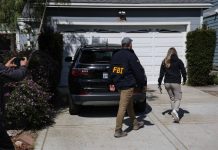 Attentato a Washington, Allen e il manifesto contro Trump: “Stop ai suoi crimini”