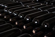 Vino, Coldiretti: le catene della burocrazia e i dazi pesano per 1,6 mld, liberare il settore