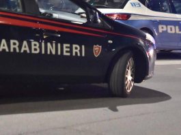 Mantova, morde la moglie e minaccia i figli con un bastone: arrestato 52enne tunisino