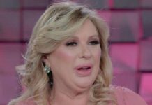 Verissimo, Tina Cipollari in lacrime. Figlio avverte: “Ci pensi due volte a nuovo fidanzato”