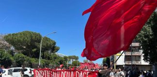 25 aprile, cortei in tutta Italia: momenti di tensione a Roma – Diretta