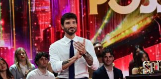 ‘Anche Stasera tutto è possibile’, oggi puntata speciale dello show condotto da De Martino