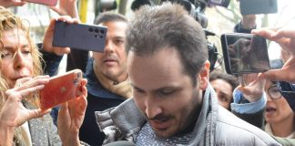“Chiara Poggi ha respinto Sempio, lui l’ha uccisa sulle scale”, le accuse della procura