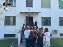 Studenti in caserma a Gazzuolo: mattinata di legalità con i Carabinieri
