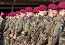 Germania, viaggi all’estero per oltre 3 mesi: uomini dovranno chiedere permesso all’esercito