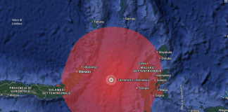 Terremoto in Indonesia, sisma di magnitudo 7,4 nel mare delle Molucche: un morto