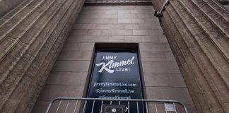 Jimmy Kimmel risponde a Melania Trump: “D’accordo su stop retorica d’odio, ne parli con suo marito”