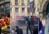 A Milano cortei contro i Patrioti. Tensioni tra antagonisti e forze dell’ordine, la polizia usa gli idranti