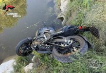 Pauroso incidente a S.Giacomo delle Segnate: 18enne nel fosso con la moto