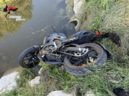 Pauroso incidente a S.Giacomo delle Segnate: 18enne nel fosso con la moto
