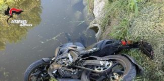 Pauroso incidente a S.Giacomo delle Segnate: 18enne nel fosso con la moto
