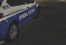 Mantova, si scaglia contro un gruppetto di persone e scappa: indaga la Questura