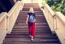 Usare le scale e non l’ascensore, oggi l’iniziativa anti sedentarietà del ‘No Elevators Day’