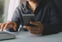 Boom prezzi petrolio e bollette, Ue ‘raccomanda’ smart working