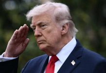 Trump boccia la proposta dell’Iran, Hormuz resta chiuso: “Teheran sta per crollare”