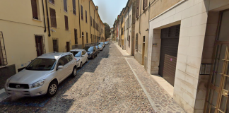 Tragedia in via Concezione: 79enne precipita dal secondo piano e muore