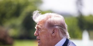 Trump “Iran spazzato via se attacca navi Usa”