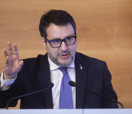 Salvini “Verso proroga taglio accise e credito imposta”