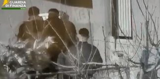 Smantellata piazza di spaccio sul litorale di Ostia, 26 arresti