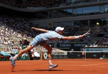 Crollo fisico per Sinner, è fuori al secondo turno del Roland Garros