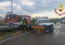 Valdaro, scontro auto-furgone sull’Ostigliese: un ferito estratto dai Vigili del Fuoco