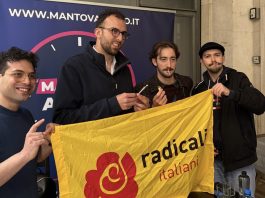 Cannabis fumata in pubblico a Mantova: l’azione di disobbedienza dei Radicali