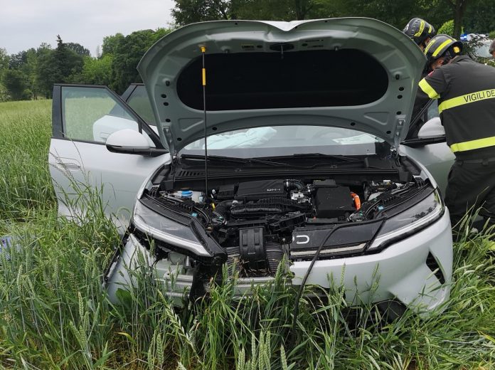 Auto Byd Atto 2 fuori strada
