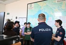 Dalla volante alla Scientifica: visita speciale in Questura per i ragazzi dell’Anffas