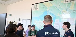 Dalla volante alla Scientifica: visita speciale in Questura per i ragazzi dell’Anffas