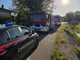 Sermide, auto incendiata nel cortile di casa: prende quota l’ipotesi del dolo