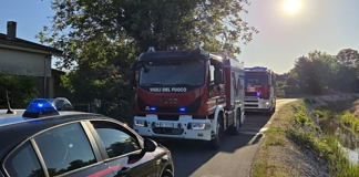 Sermide, auto incendiata nel cortile di casa: prende quota l’ipotesi del dolo