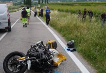 Scontro furgone-moto a Caprino Veronese, muore 23enne mantovano. Era il suo compleanno