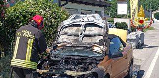 Auto in fiamme a Dosolo, intervento rapido dei Vigili del Fuoco