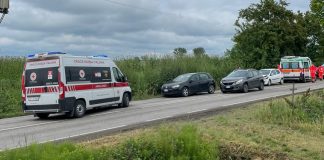 Suzzara, tamponamento a catena in via della Pace: cinque persone coinvolte