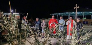 Villa Poma rinnova l’antico rito della benedizione delle croci