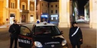 Senza documenti aggredisce i Carabinieri durante il controllo: arrestato 24enne