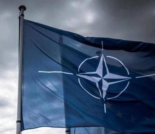 Nato, l’ex generale Pavel: “Alleanza mostri i denti alla Russia, abbattere chi viola spazio aereo”