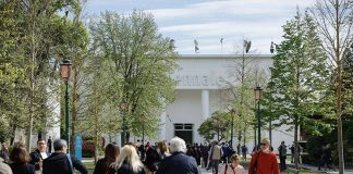 Biennale Arte, arrivati gli artisti a Venezia: lavori in corso a padiglione Russia